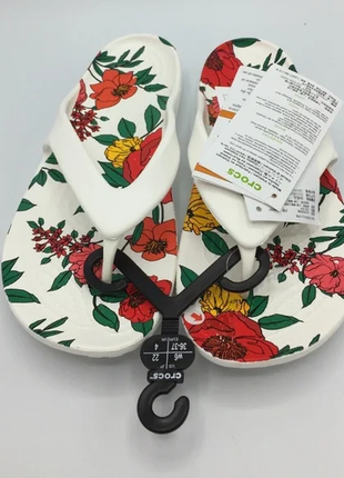 Крокс вьетнамки кадни женские белые с цветами crocs kadee ii printed floral flip women - white/floral9 фото