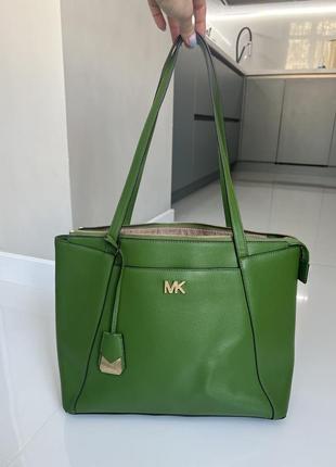 Mk сумка фирменная оригинал идеальное состояние kors