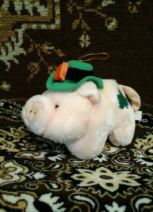 М'яка іграшка свинка з петелькою в капелюшку з європи мягкая игрушка с европы свинка свинья