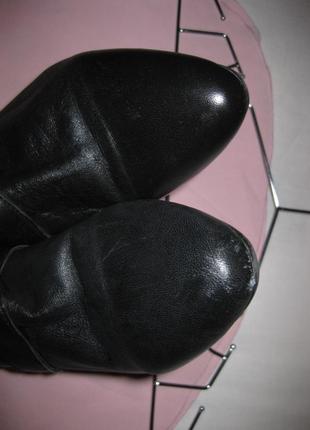 Удобные боты натуральные кожаные сапоги укороченные черные на широкую икру демисезон англия 610 фото