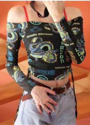 Укороченный реглан от бренда bershka.