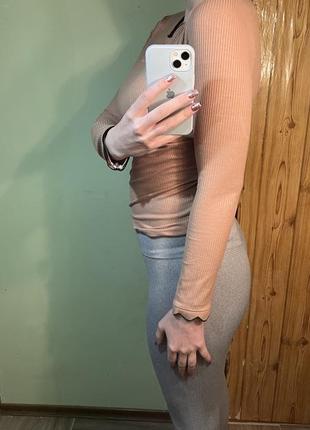 Кофта бежевого кольору