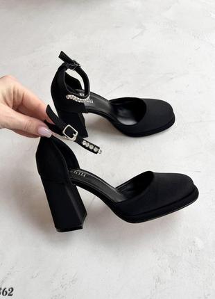 Нарядные женские черные туфли на каблуке 9 см эко кожа/неопрен4 фото