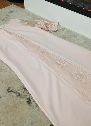 Ніжна рожева сукня з мереживом