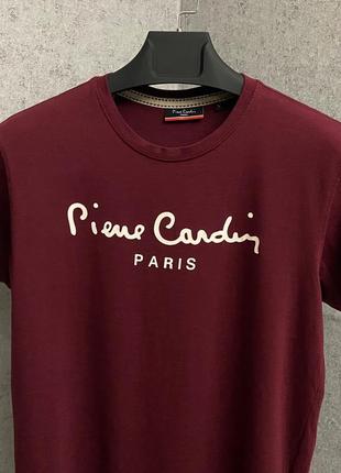 Бордова футболка от бренда pierre cardin3 фото