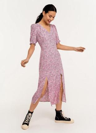 Стильное летнее платье миди с разрезами  в цветочный принт1 фото