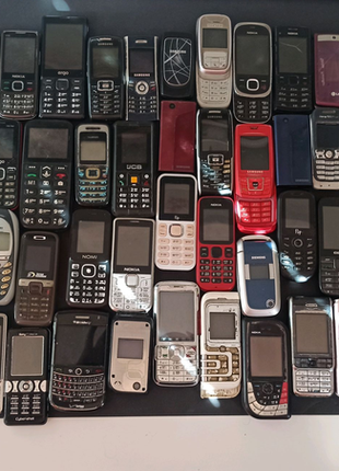 Телефоны кнопочные старые начала 2000х