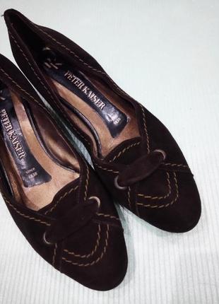 36р. туфлі на низьких підборах із натуральної замші peter kaiser2 фото
