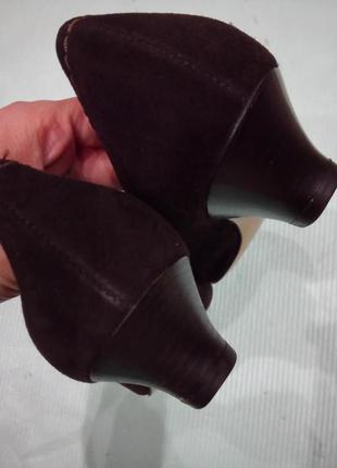 36р. туфлі на низьких підборах із натуральної замші peter kaiser3 фото