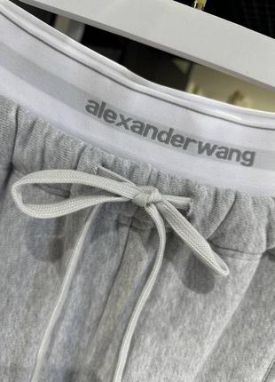 Спортивный костюм в стиле wang