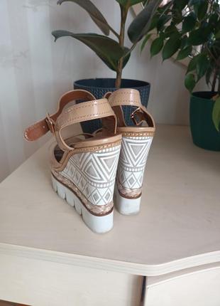 Жіноче взуття basconi4 фото