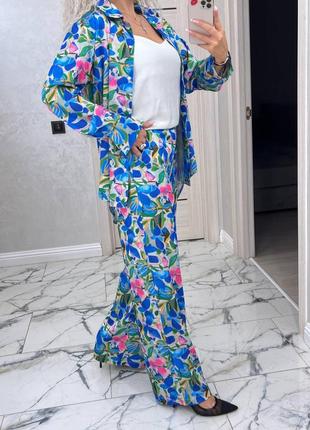 Женский яркий шелковый костюм ( рубашка свободного кроя и брюки палаццо )2 фото