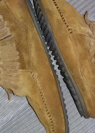 Классные замшевые ботинки из сша бренд minnetonka размер 38 1/2- 39 (25,2 см),us 84 фото
