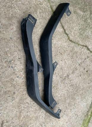524380e010 toyota накладки бампера переднього