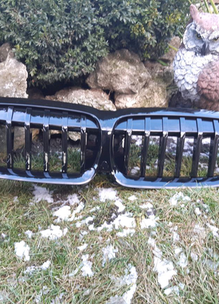 Решітка радіатора на bmw g20 (ноздрі)