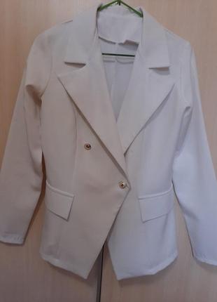 Классический белый пиджак