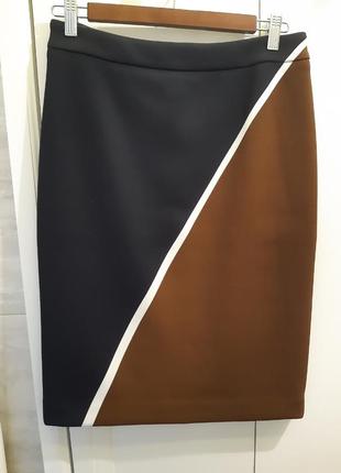 Спідниця, довжина-61 см, ширина в стегнах 48 см, на підкладці