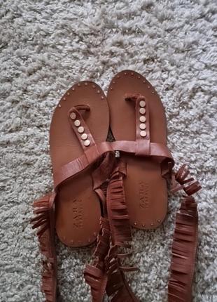Босоножки на завязках zara