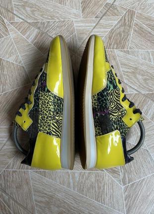 Кроссовки y2k luxury philippe model leopard varnish sneakers yellow5 фото