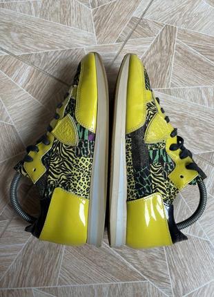 Кроссовки y2k luxury philippe model leopard varnish sneakers yellow4 фото