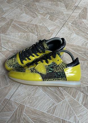 Кроссовки y2k luxury philippe model leopard varnish sneakers yellow