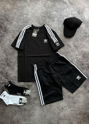 Костюм adidas футболка + шорти ✅