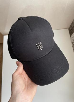 Кепка бейсболка з гербом чорна бежева пудра