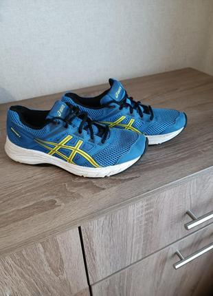 Кросівки чоловічі asics
38 розмір, 24 см устілка