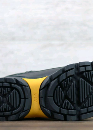 Чоловічі шкіряні зимові кросівки ecco (чорні)4 фото