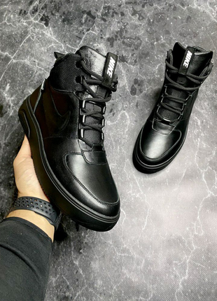 Зимові черевики nike чорні2 фото