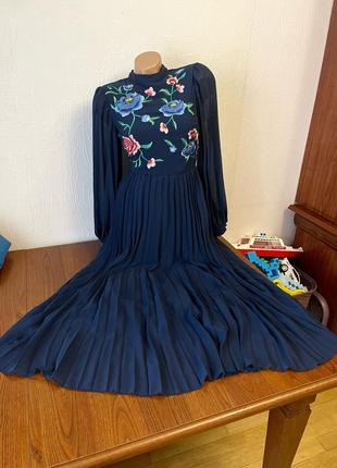 Дуже гарна сукня в укр стилі