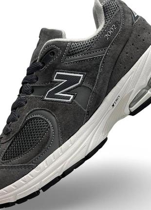 Кроссовки замшевые женские  new balance 2002r dark gray white серые стильные повседневные кросы нью баланс3 фото