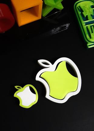 Набір брелок на ключі і амулет кулон підвіска apple яблуко