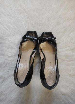 Черные лаковые туфли с открытым носком босоножки сандалии на пробковой платформе италия5 фото