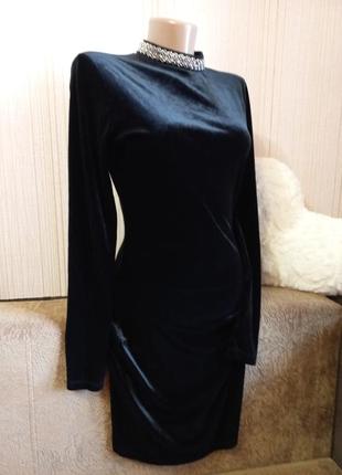 Изысканое бархатное велюровое платье с вырезом на спине5 фото