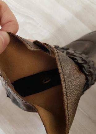 Новые демисезонные кожаные ботинки с пряжками итальянского бренда ovye 375 фото
