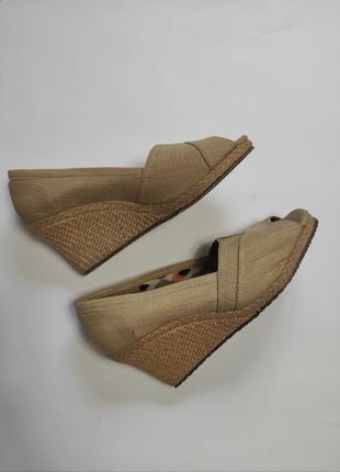Бежевые льняные туфли босоножки сандалии на плетеной танкетке платформе лен текстиль skechers1 фото