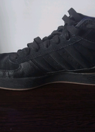 Кросівки adidas 39-40 розмір (осінь/весна )4 фото