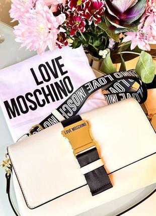 Оригінальна сумочка від love moschino