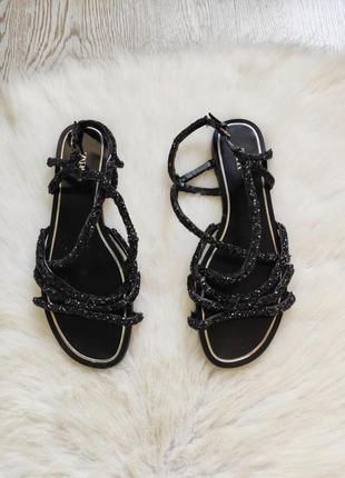 Черные блестящие сандалии босоножки с ремешками стразами бисером камнями zara4 фото