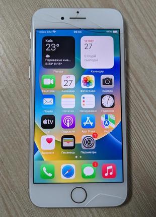 Iphone 8 64gb (a1863)  white потертий