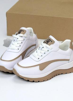Натуральні шкіряні білі кросівки з бежевими вставками3 фото