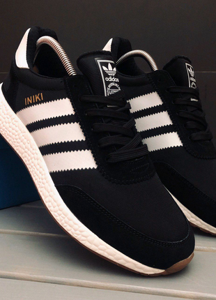 Нові кросівки adidas iniki