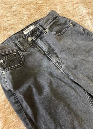 Новые джинсы pull&bear (с коричневым свитером, который в аккаунте 850)2 фото