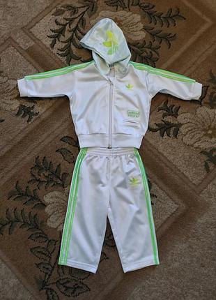Спортивный костюм adidas