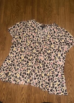 Блуза відрізна  з баскою