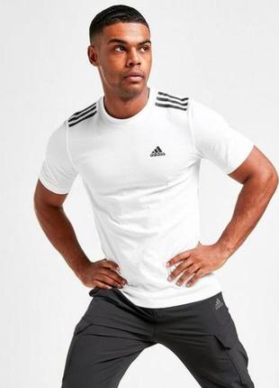 Футболка adidas performance badge of sport 3-stripes men's t-shirt1 фото