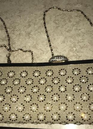 Новый шикарный клатч золотисто-бежевого цвета