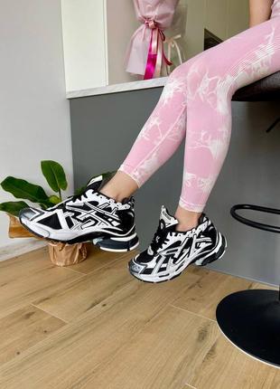 Жіночі кросівки balenciaga runner black white