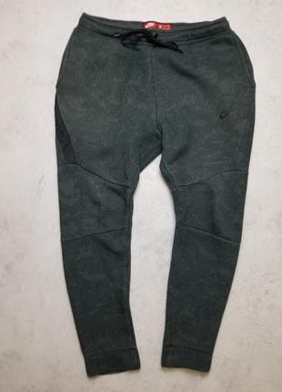 Камуфляжные спортивные штаны nike sportswear tech fleece pants joggers 863515-3823 фото